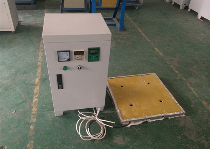 电磁感应加热器节能器采用液晶屏显示实时温度和设定温度范围,内置芯片可智能控制加热速度和输出功率 ,可根据实际情况灵活调节。 超高温度加热电磁加热圈在塑料制品、塑料薄膜、管材、型材及类似行业等厂家进行了应用,取得了较好的效果,具有安装方便,互换性强的特点,同时也为生产厂家 取得了比以往更好的经济效益。